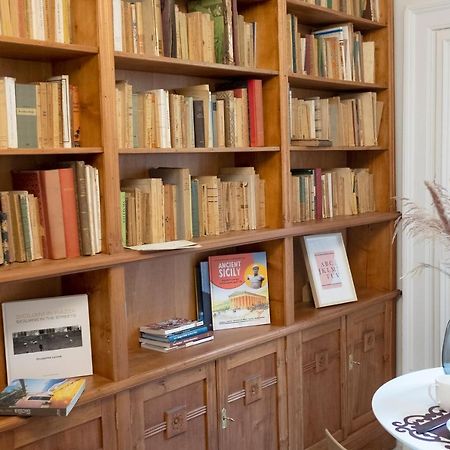 Sognalibro Bed And Books Bed & Breakfast Рагуза Екстериор снимка
